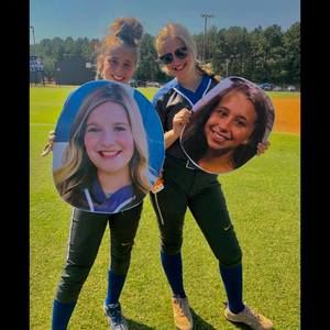 Meet your Posher, Chloe